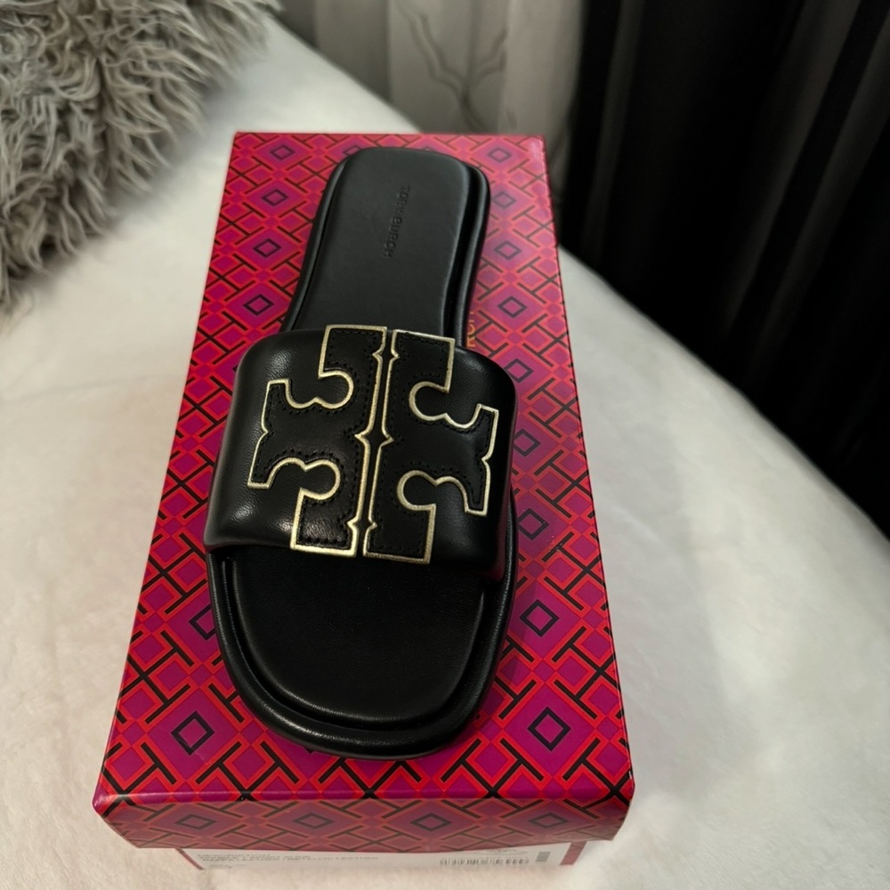 Tory Burch
Double-T Leather
Sport Slide